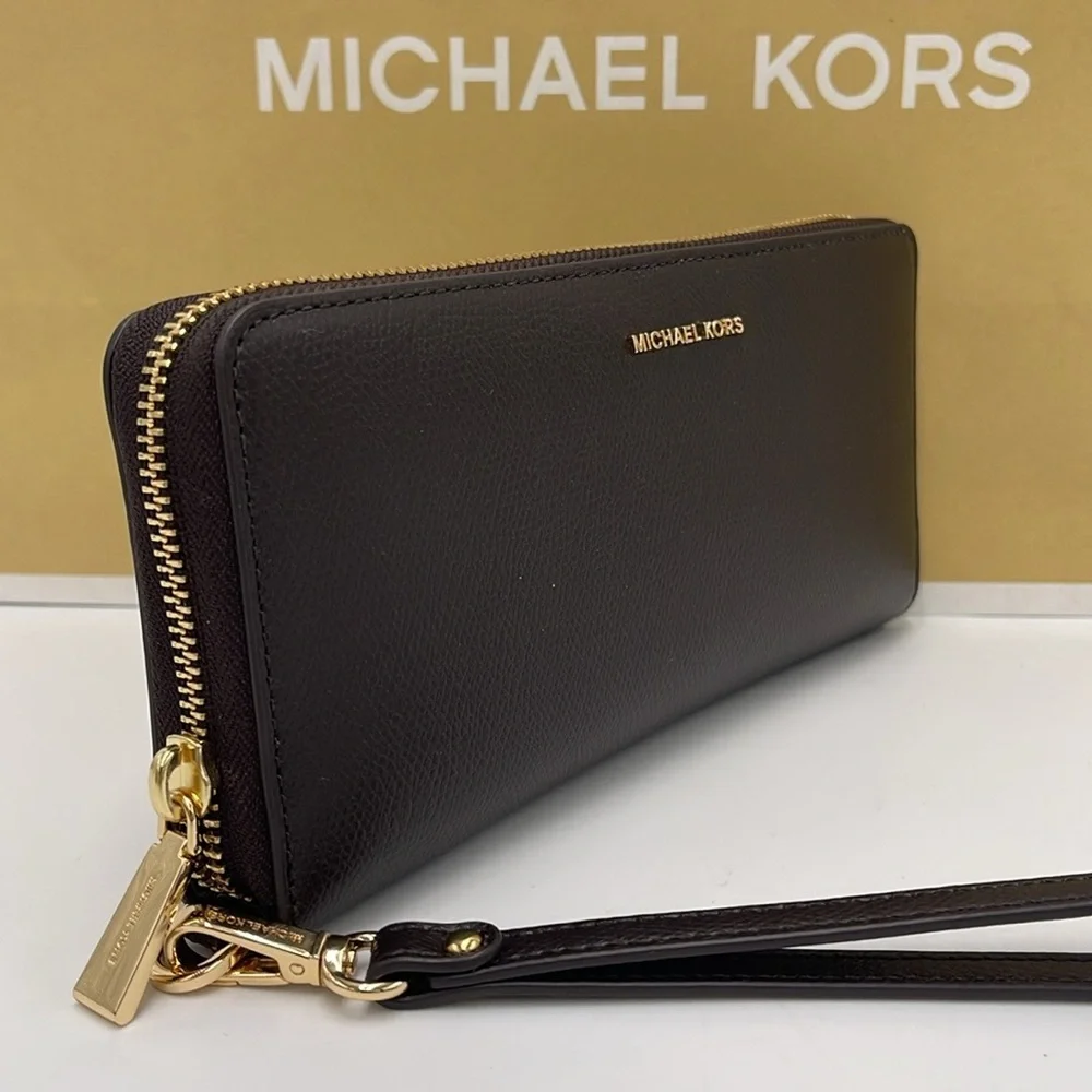 Michael Kors JST Lg Leather Continental Wallet Wristlet Phone Holder
Chocolate - Picture 13 of 16